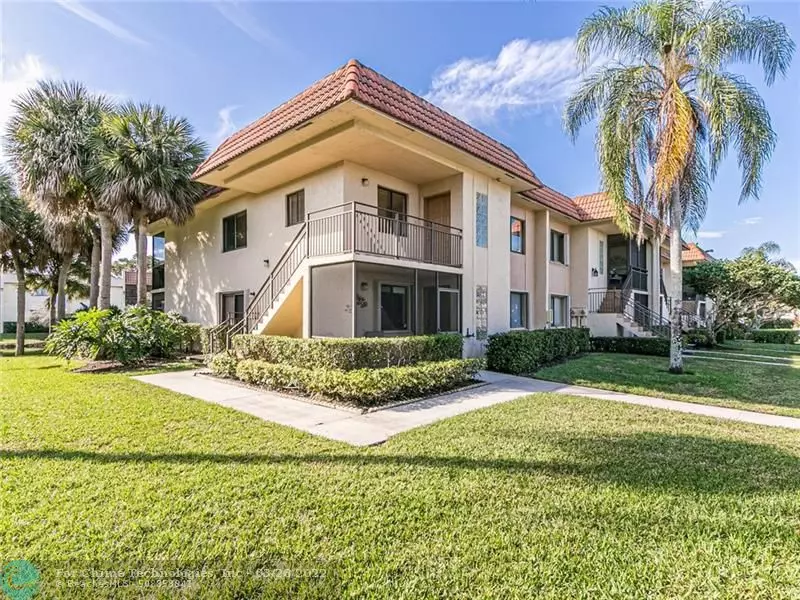 Weston, FL 33326,398 Lakeview Dr  #101