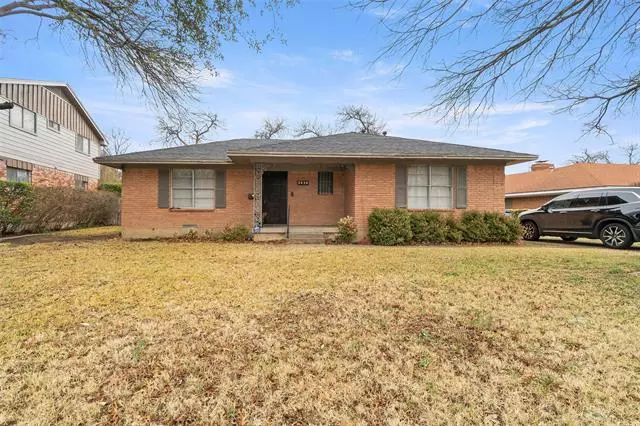 3439 W Pentagon Parkway, Dallas, TX 75233