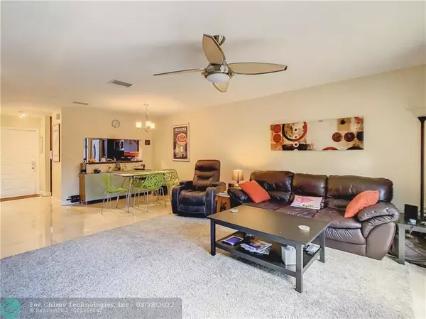 Oakland Park, FL 33309,2700 S Oakland Forest Dr  #305