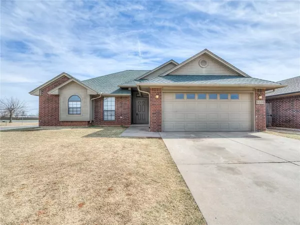 9200 S Bryant Terrace, Moore, OK 73160