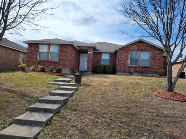 2929 Amber Waves Lane, Lancaster, TX 75134