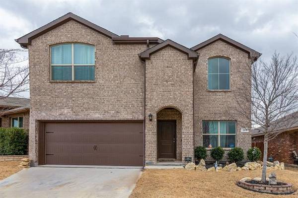 128 Green Water Drive, Fort Worth, TX 76131