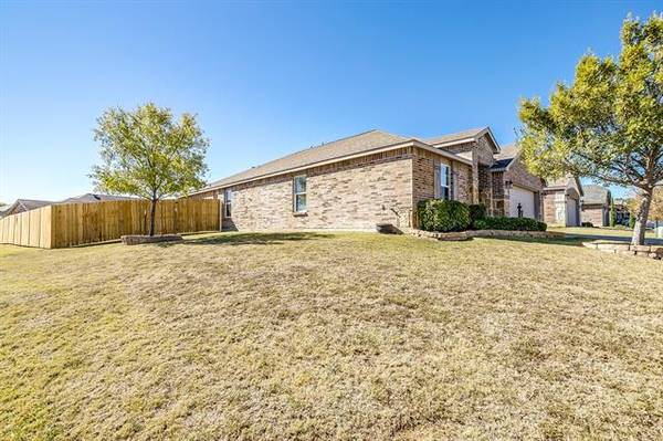 396 Meadow Ridge Drive, Burleson, TX 76028