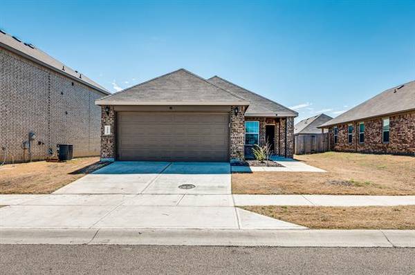 1415 Kinglet Drive, Ennis, TX 75119