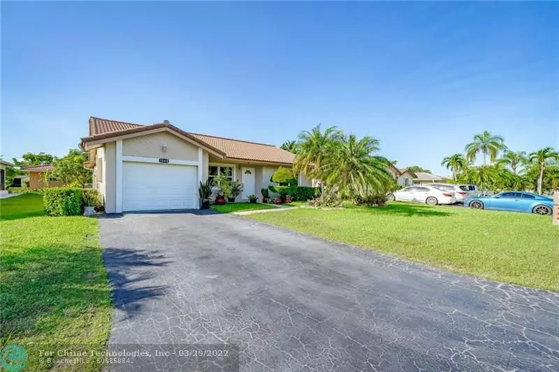 10318 NW 70th Ct, Tamarac, FL 33321