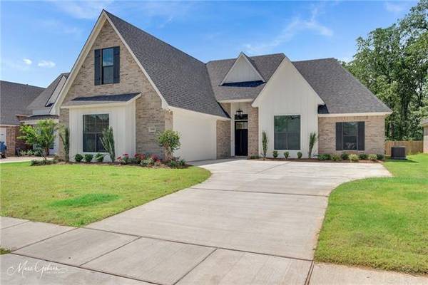 144 St Andrews, Benton, LA 71006