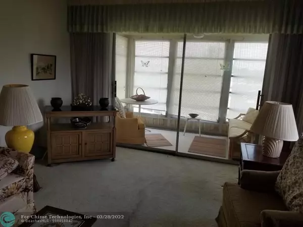 Deerfield Beach, FL 33064,941 Crystal Lake Dr  #414