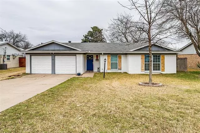 1205 Bryant Street, Benbrook, TX 76126