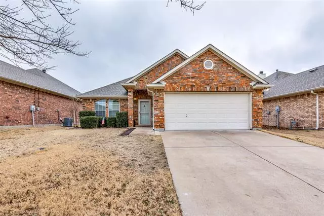 213 Bayfield Drive, Mansfield, TX 76063