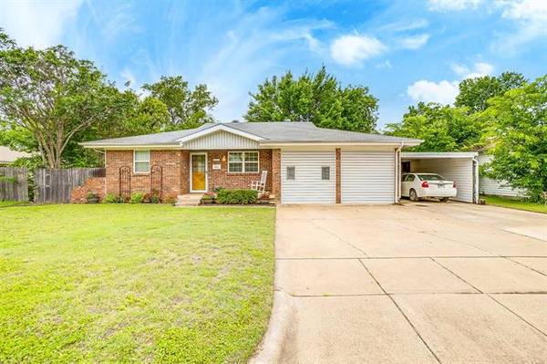 217 Anderson Drive, Hurst, TX 76053