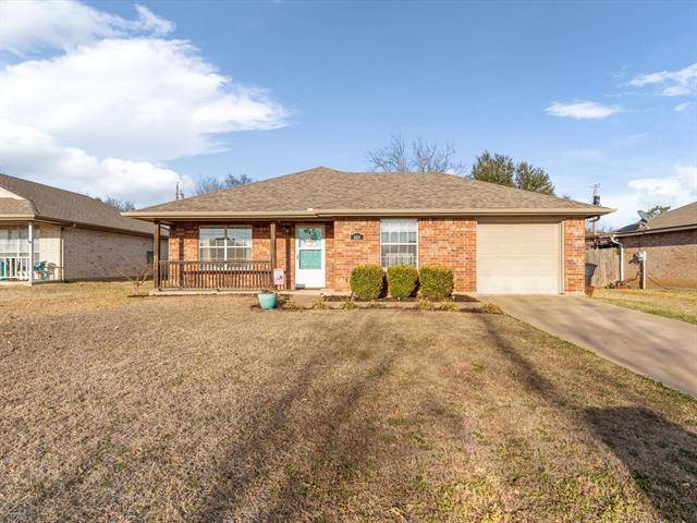 604 Mcanear Street, Cleburne, TX 76033