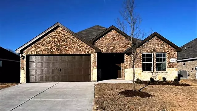 330 War Emblem Lane, Waxahachie, TX 75165