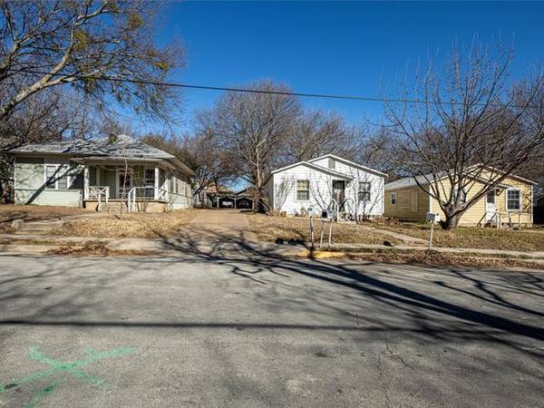 305 E Columbia Street, Weatherford, TX 76086