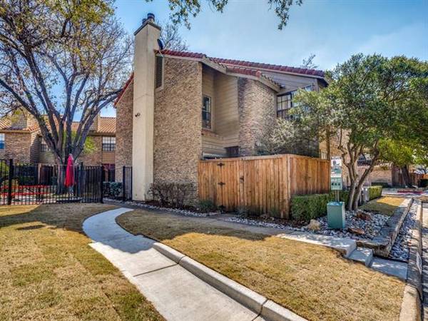 333 Melrose Drive #2B, Richardson, TX 75080