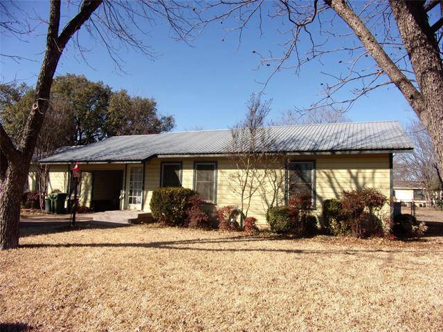 1104 W Sunset Street, San Saba, TX 76877