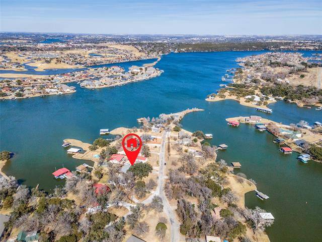 1302 Comanche Cove Court, Granbury, TX 76048