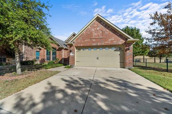 341 Falstaff Drive, Roanoke, TX 76262