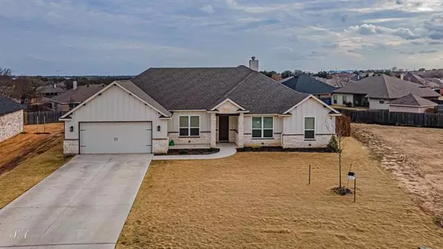 3013 Promenade Drive, Granbury, TX 76049