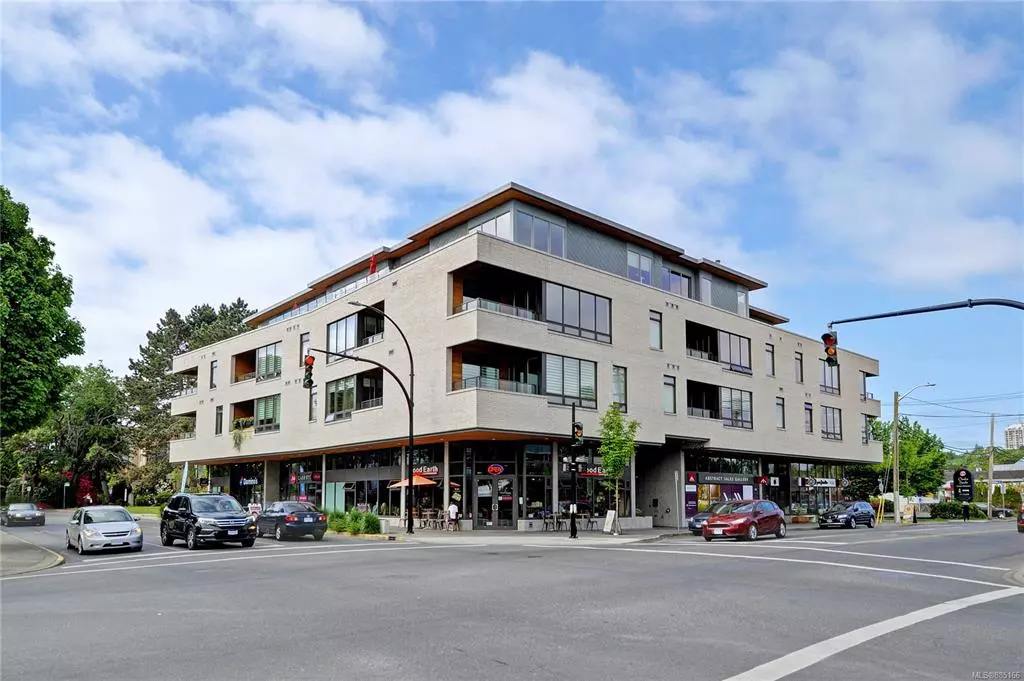 Victoria, BC V8R 1E3,1969 Oak Bay Ave #305