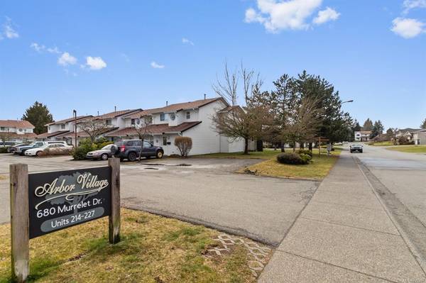 Comox, BC V9M 3P2,680 Murrelet Dr #215