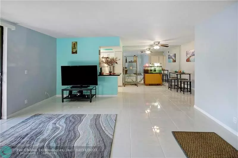 Coral Springs, FL 33065,8400 W Sample Rd  #203