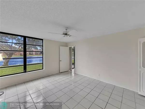 Margate, FL 33063,5611 Coral Lake Dr  #111