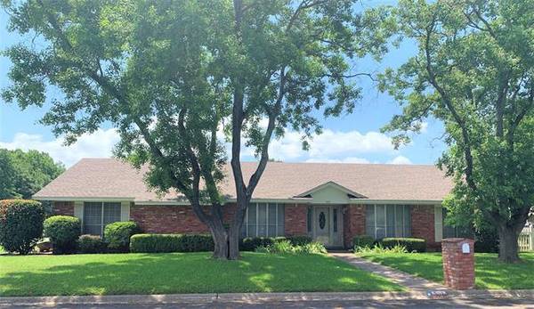 302 Delmore Drive, Hillsboro, TX 76645