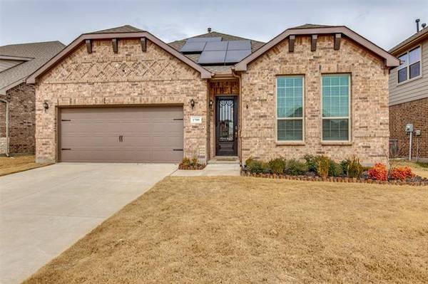 1709 Outpost Creek Lane, Aubrey, TX 76227