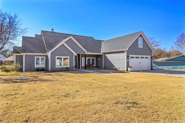 206 Modoc Trail, Lake Kiowa, TX 76240