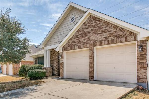 15409 Yarberry Drive, Fort Worth, TX 76262