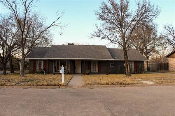 512 Skyline Drive, Midlothian, TX 76065