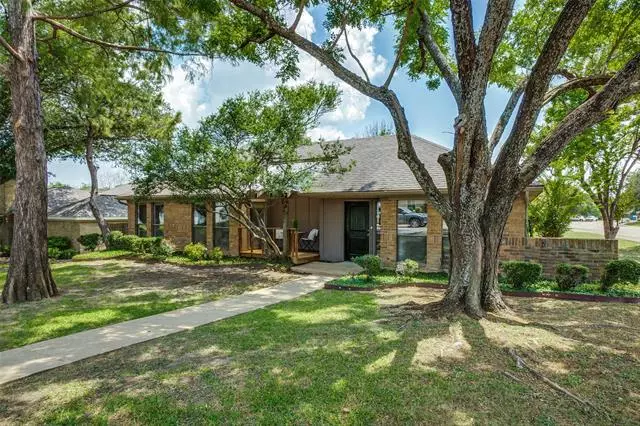 Dallas, TX 75248,6022 Blue Mist Lane