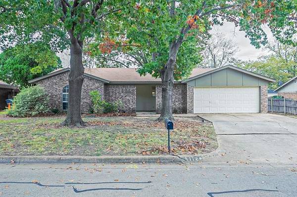 8112 Irish Drive, North Richland Hills, TX 76180