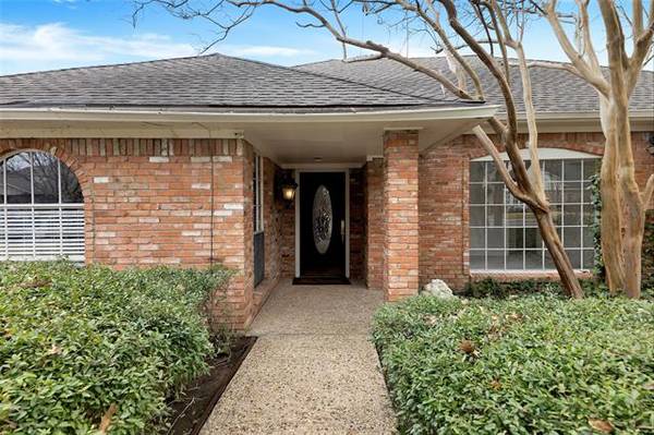 6732 Saint Anne Street, Dallas, TX 75248