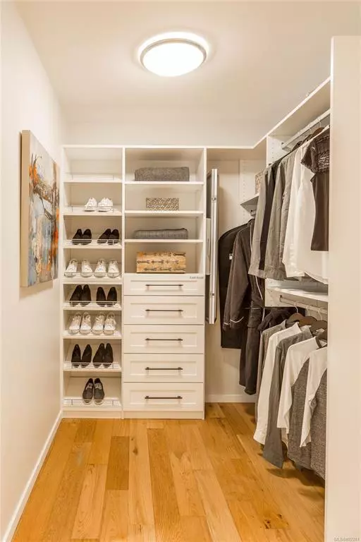 Victoria, BC V8V 3L1,1201 Fort St #407