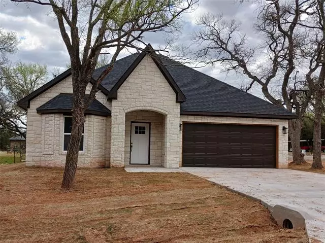 2203 Beverly Drive, Granbury, TX 76048