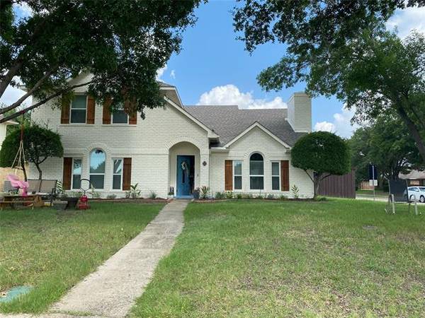 2000 Greenview Drive, Carrollton, TX 75010