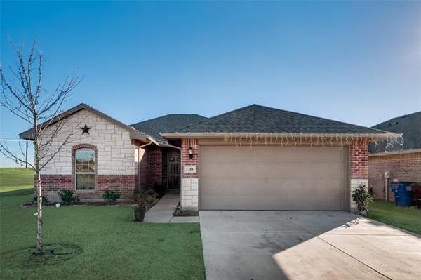 1701 Crimson Avenue, Farmersville, TX 75442