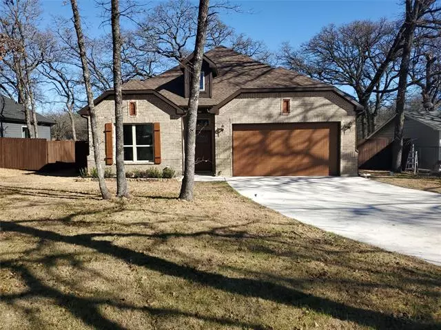 211 Richard Lane, Azle, TX 76020