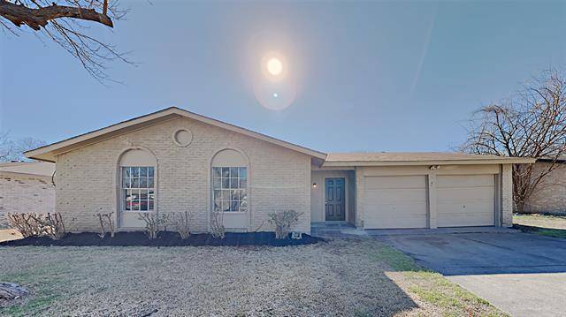 1542 Oakbrook Street, Lancaster, TX 75134