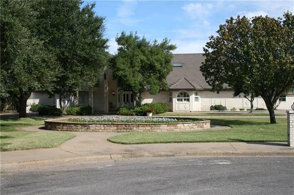 28 Cliff Drive, Mineral Wells, TX 76067