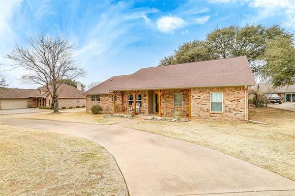 9705 Bellechase Road, Granbury, TX 76049