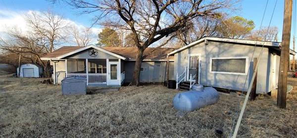 432 Oak Street, Nocona, TX 76255