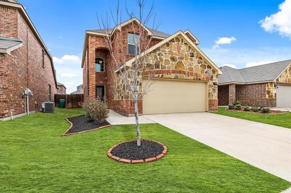 8805 Deadwood Lane, Aubrey, TX 76227