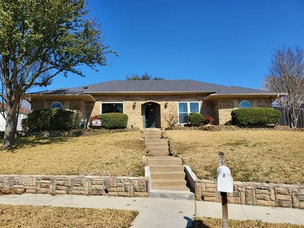 1737 Southampton Drive, Carrollton, TX 75007