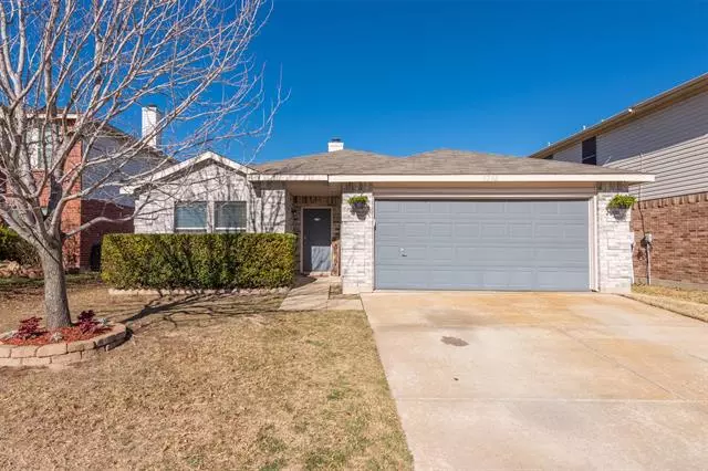 5232 New Castleton Lane, Fort Worth, TX 76135