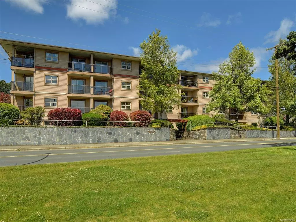 Saanich, BC V8P 2P7,1694 Cedar Hill Cross Rd #404