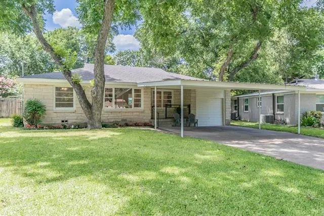 132 Mcgee Drive, Fort Worth, TX 76114