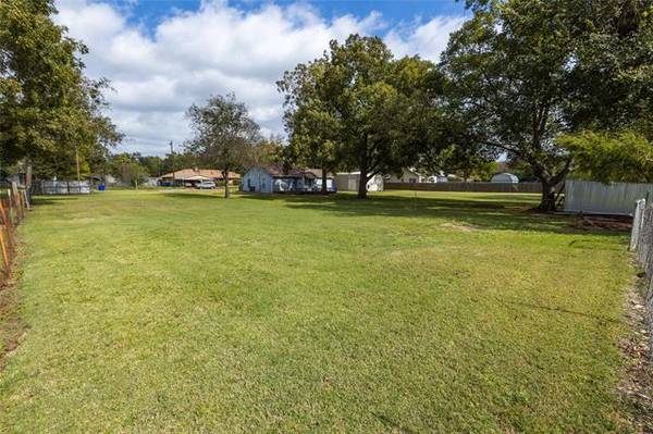 614 E South Street, Whitesboro, TX 76273