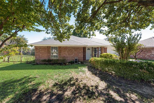 300 Fox Run, Crandall, TX 75114